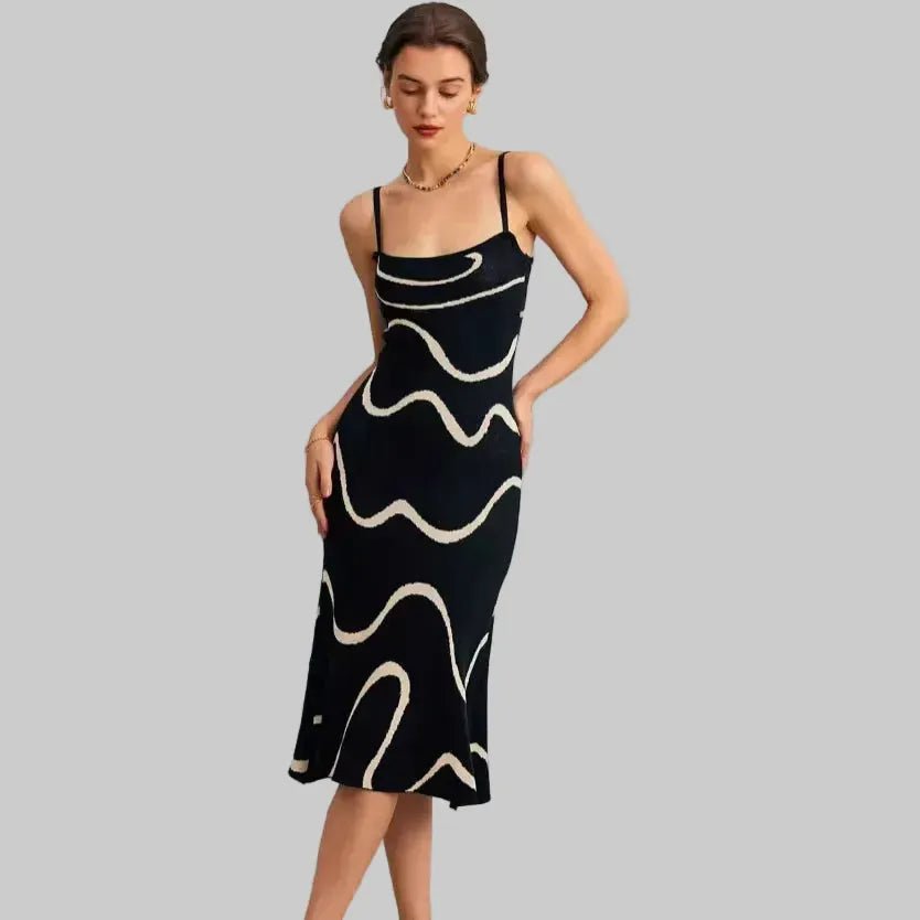 CarolinaShop para mujer Black / S Vestido Noir Wave Slim Fit