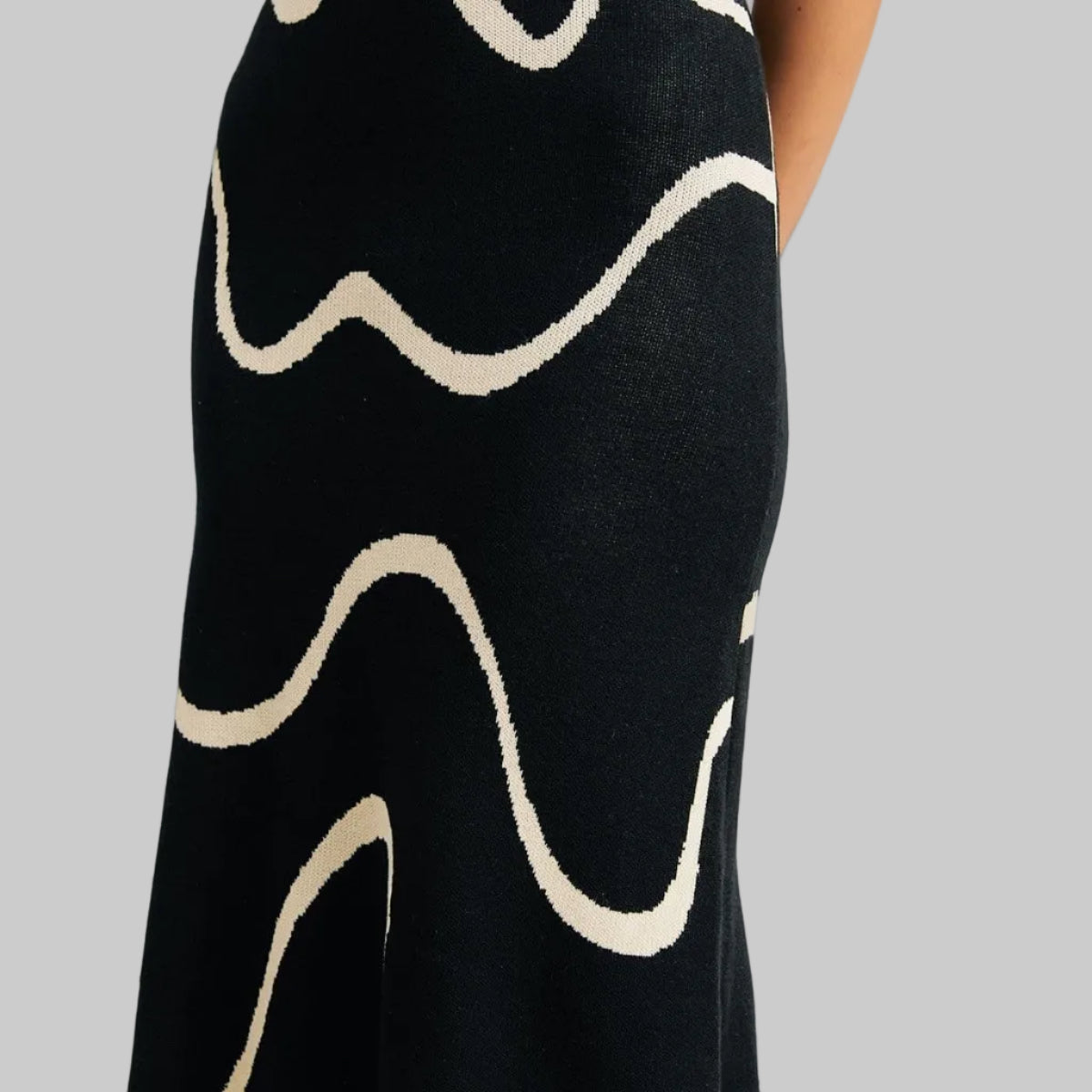 Vestido Noir Wave Slim Fit